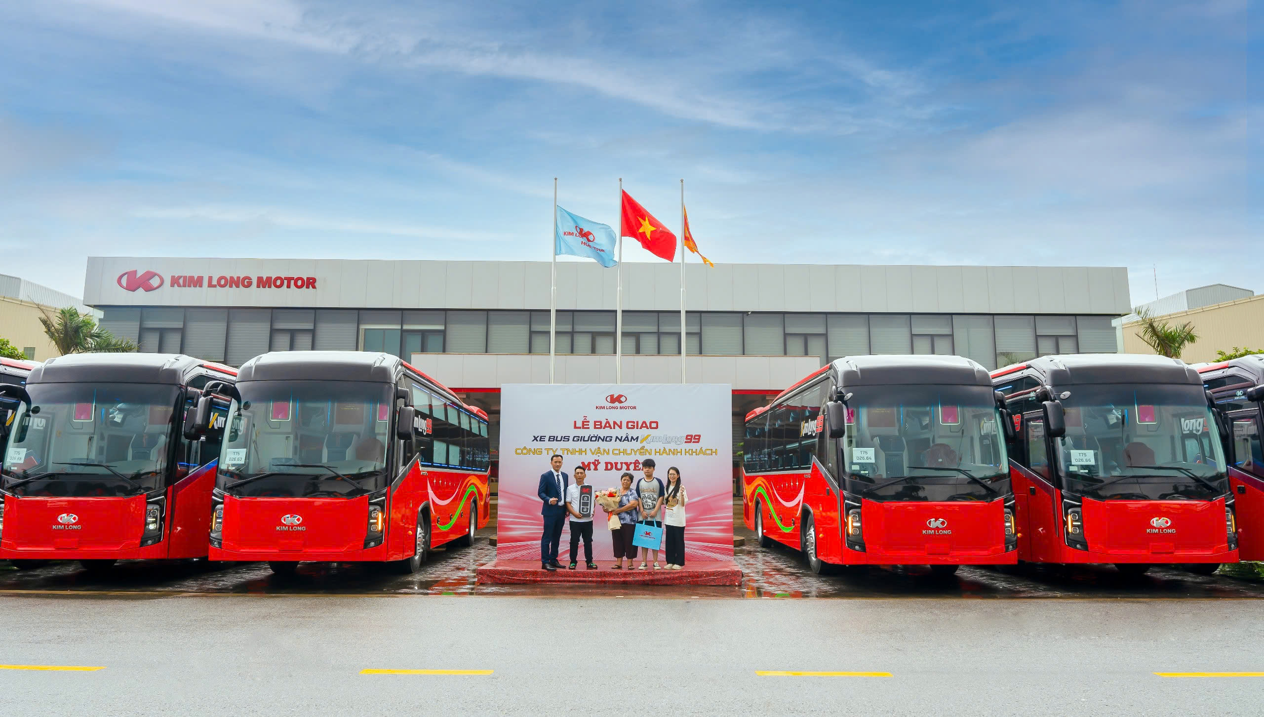 Mỹ Duyên chính thức nhận lô 8 xe KIMLONG mới – Nâng tầm chất lượng phục vụ Tết Nguyên Đán 2026